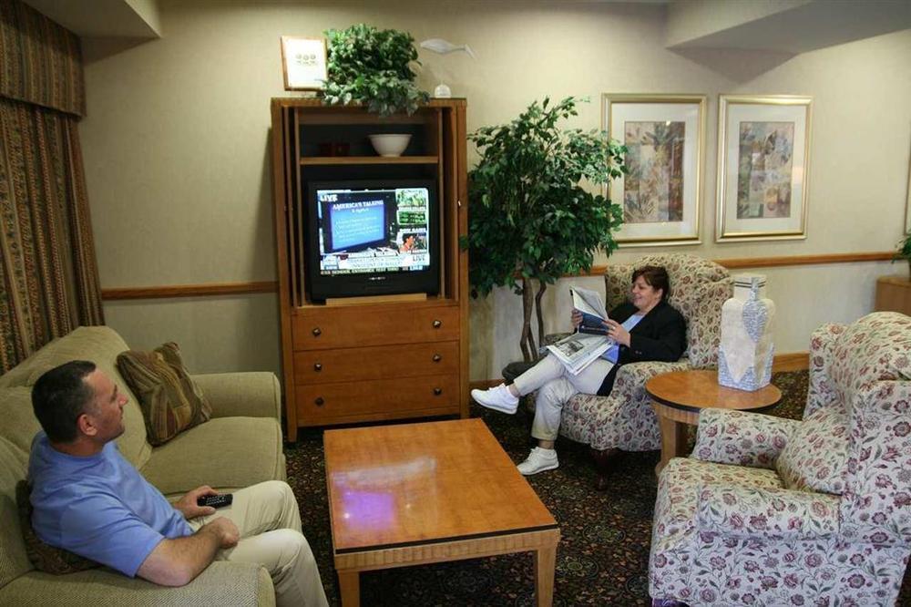 La Quinta Inn & Suites By Wyndham St Louis Route 66 Windsor Springs Room photo